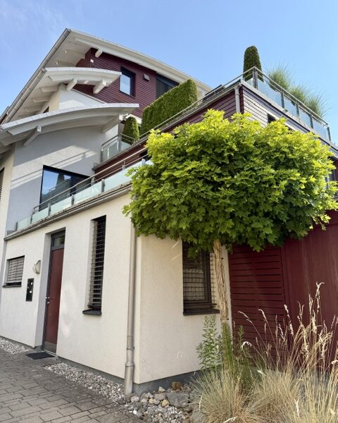 Dachterrassenwohnung in exponierter Lage am Starnberger See